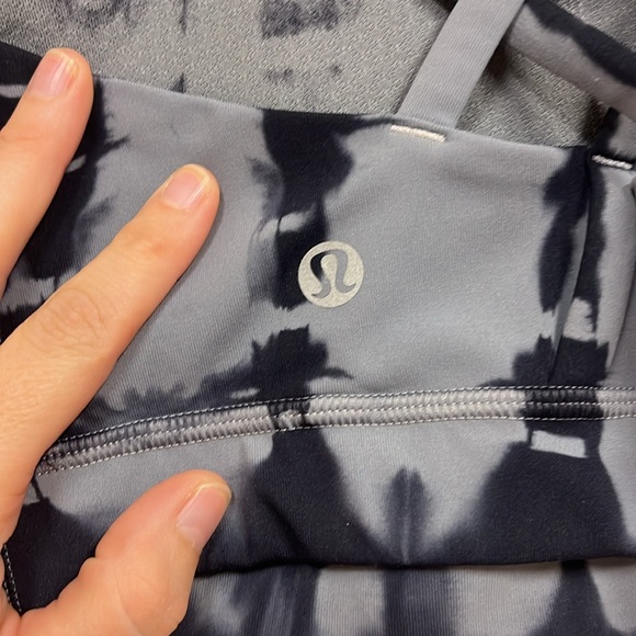 Lululemon Energy Bra - Picture 5 of 6